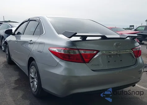 2016 Toyota Camry Le z USA, uszkodzony, nr VIN 4T4BF1FK0GR523268